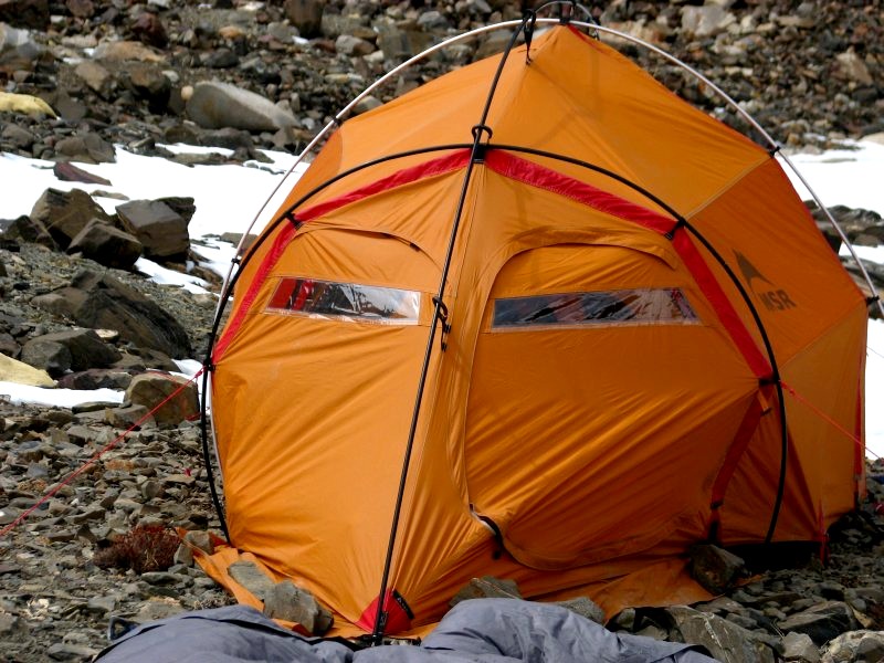 wandern in tibet 017 unsere maus das msr zelt wind II.jpg	